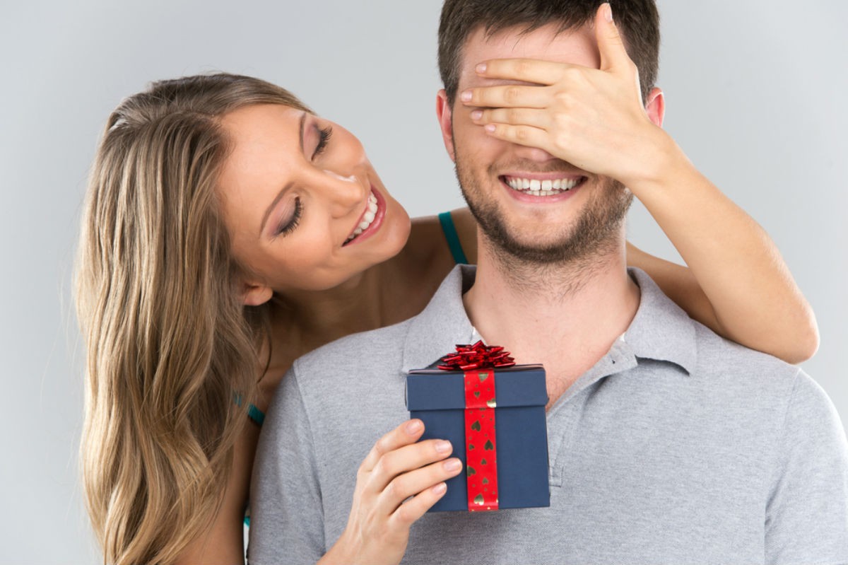 Choisir un cadeau pour son copain - le guide de cadeaux